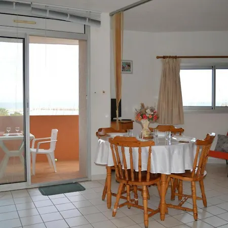 Apartment Saint-cyprien, 1 Piece, 4 Personnes - Fr-1-225d-159 *